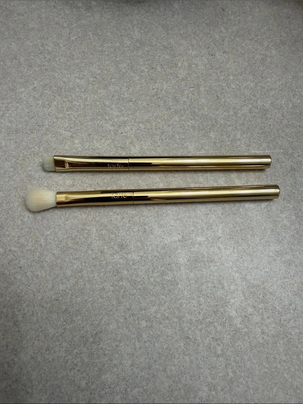 tarte Gold Eye Shadow Brush Duo with White Bristles